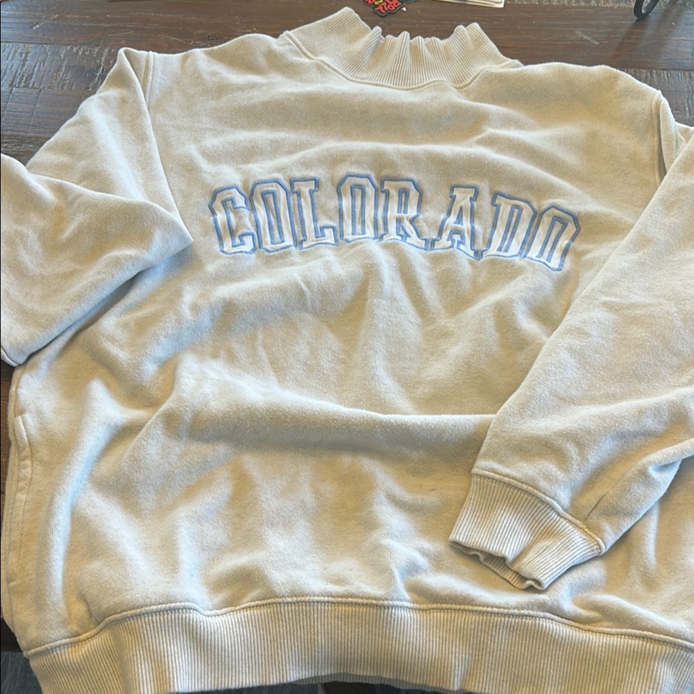 Cream colored aerie brand Colorado Sweatshirt